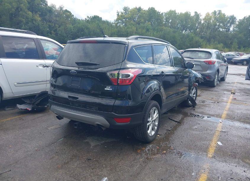 Photo 4 of 2017 Ford Escape SE (VIN 1FMCU9GD0HUC38154)