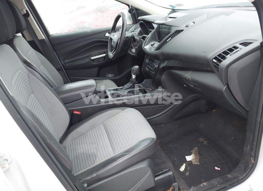 Photo 5 of 2017 Ford Escape SE (VIN 1FMCU9GD0HUC46190)