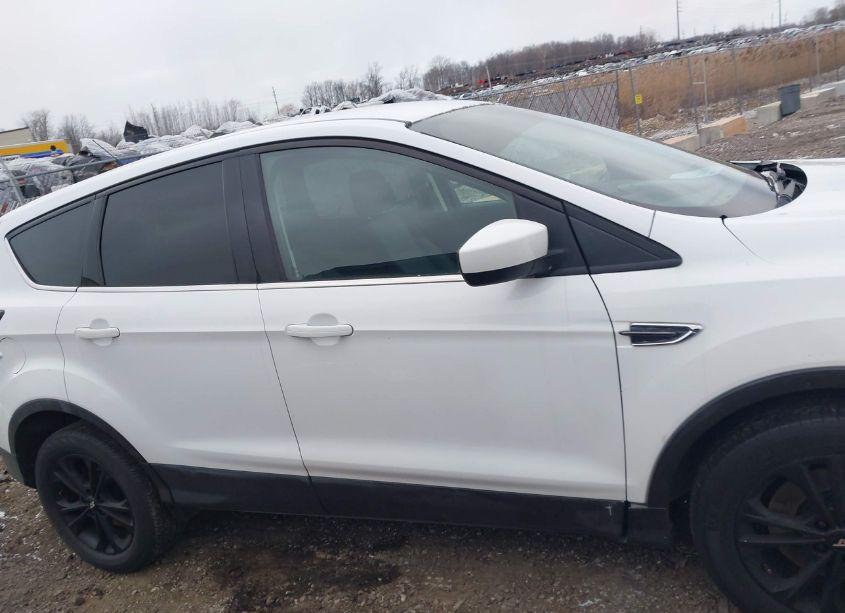 Photo 13 of 2017 Ford Escape SE (VIN 1FMCU9GD0HUD09207)