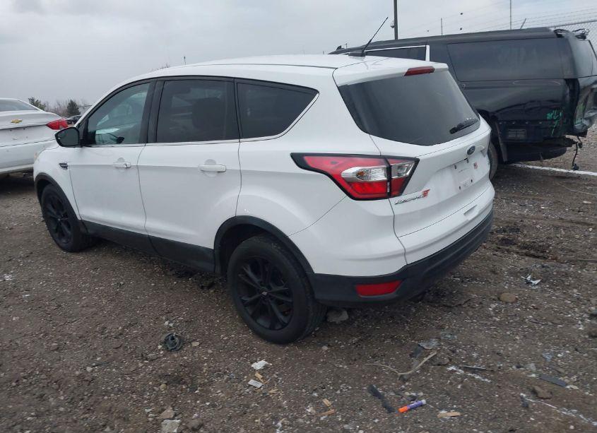 Photo 3 of 2017 Ford Escape SE (VIN 1FMCU9GD0HUD09207)