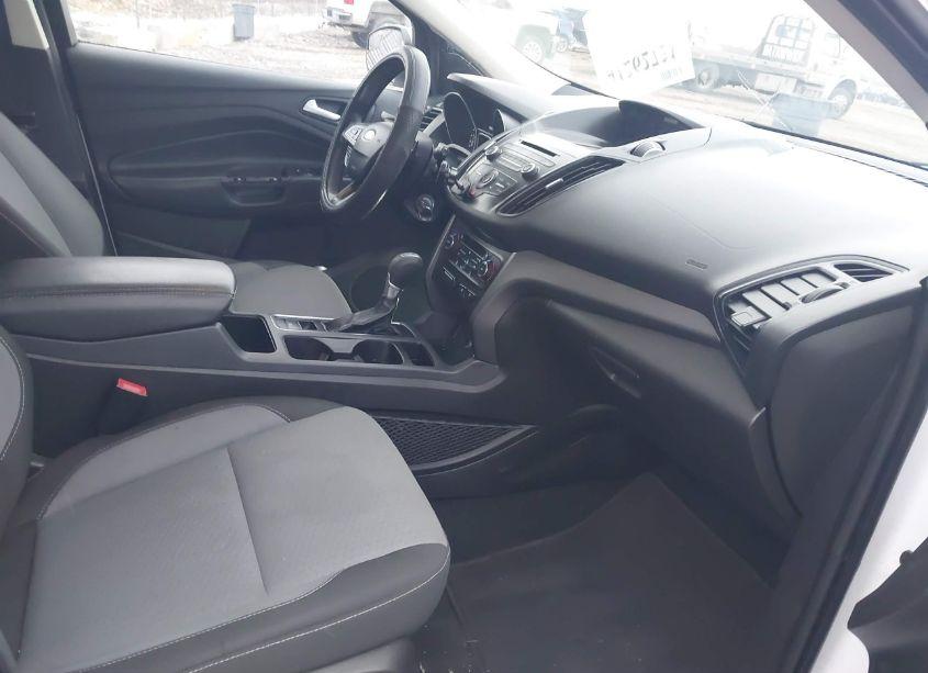 Photo 5 of 2017 Ford Escape SE (VIN 1FMCU9GD0HUD09207)