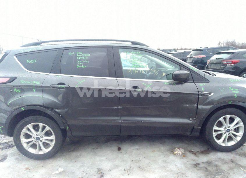 Photo 13 of 2017 Ford Escape SE (VIN 1FMCU9GD0HUD71321)