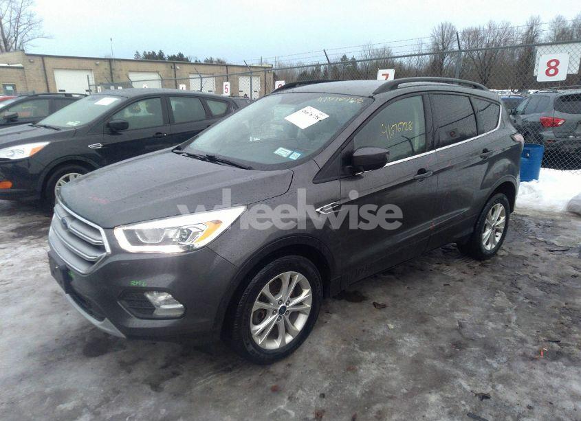 Photo 2 of 2017 Ford Escape SE (VIN 1FMCU9GD0HUD71321)