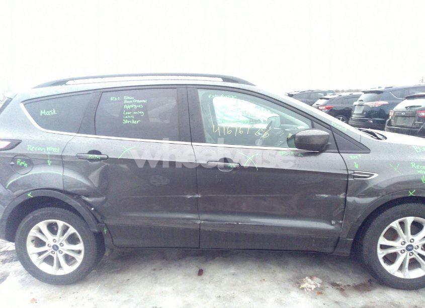 Photo 6 of 2017 Ford Escape SE (VIN 1FMCU9GD0HUD71321)