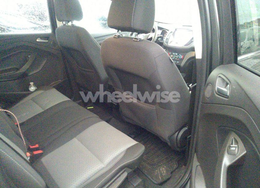 Photo 8 of 2017 Ford Escape SE (VIN 1FMCU9GD0HUD71321)