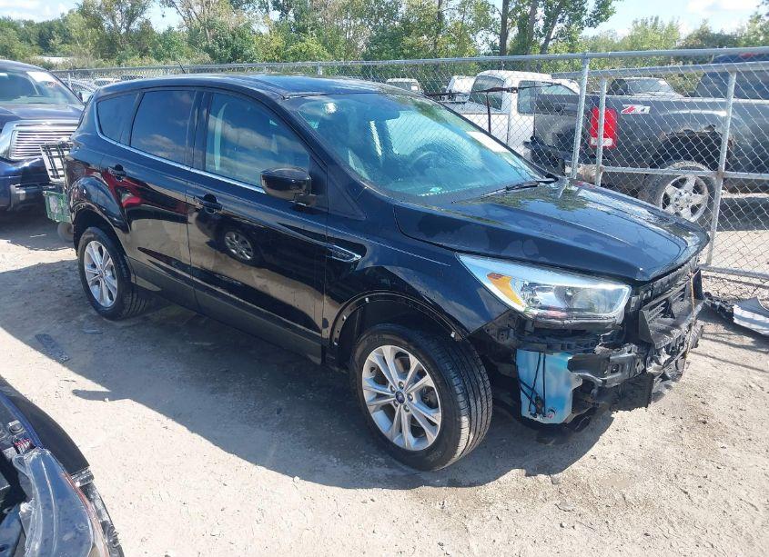 2017 Ford Escape SE (VIN 1FMCU9GD0HUE70446) main photo