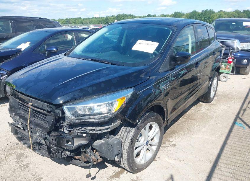 Photo 2 of 2017 Ford Escape SE (VIN 1FMCU9GD0HUE70446)