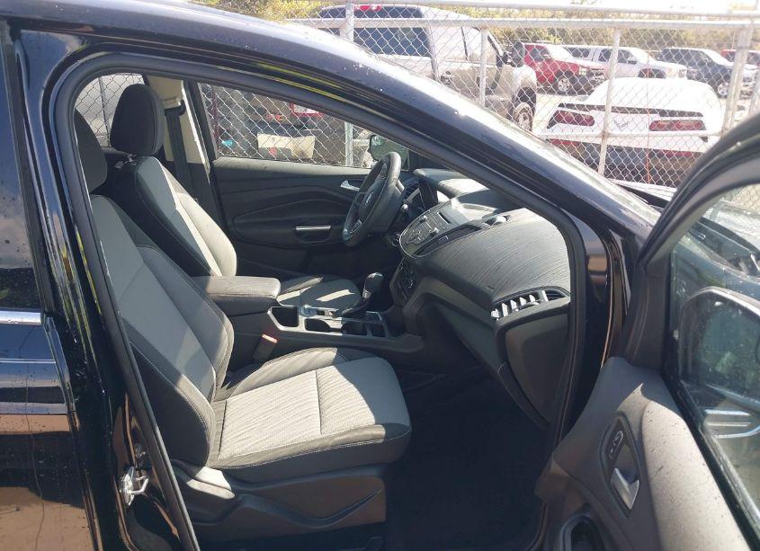 Photo 5 of 2017 Ford Escape SE (VIN 1FMCU9GD0HUE70446)