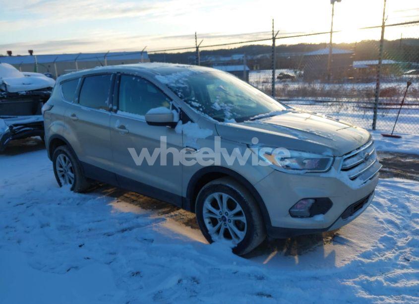 2017 Ford Escape SE (VIN 1FMCU9GD0HUF04174) main photo