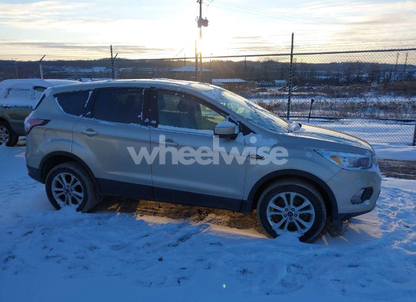 Photo 13 of 2017 Ford Escape SE (VIN 1FMCU9GD0HUF04174)