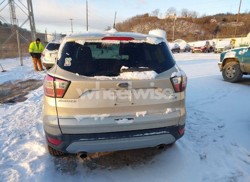 Photo 16 of 2017 Ford Escape SE (VIN 1FMCU9GD0HUF04174)