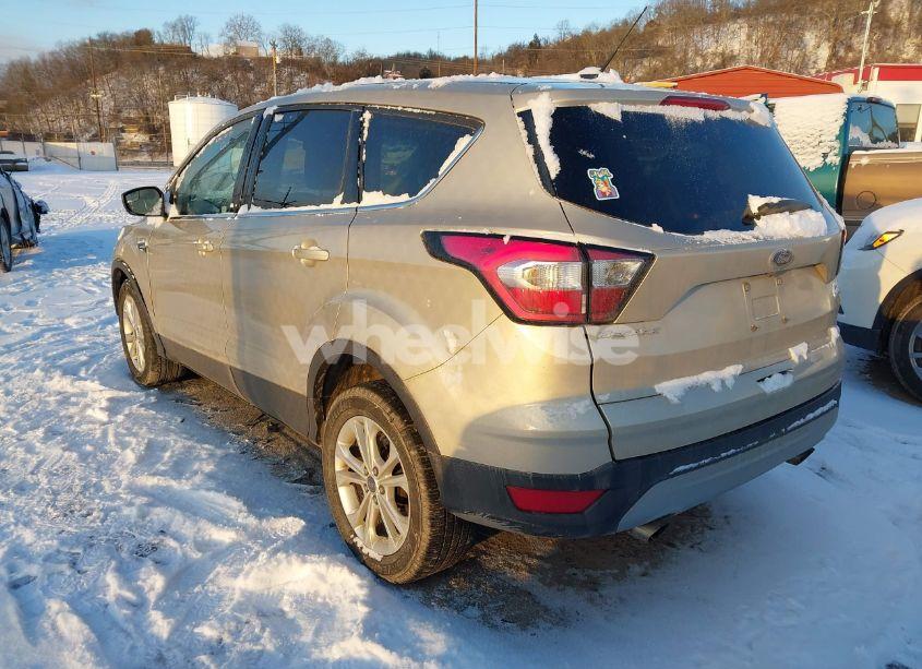 Photo 3 of 2017 Ford Escape SE (VIN 1FMCU9GD0HUF04174)