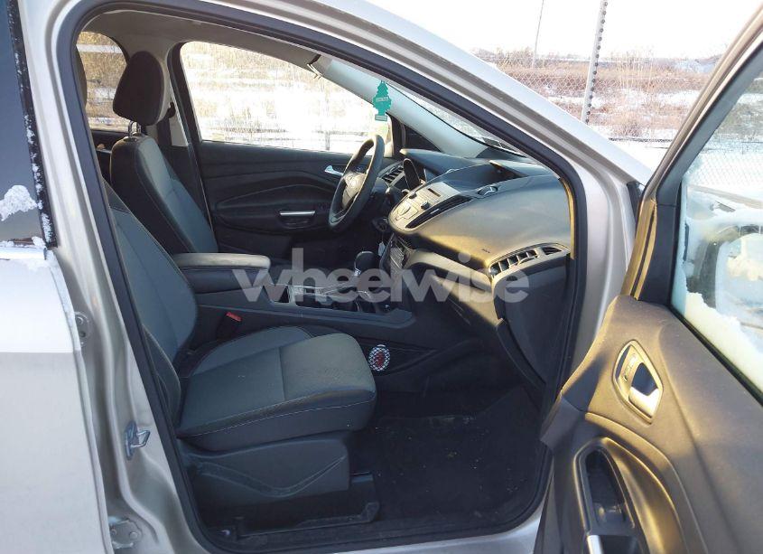 Photo 5 of 2017 Ford Escape SE (VIN 1FMCU9GD0HUF04174)