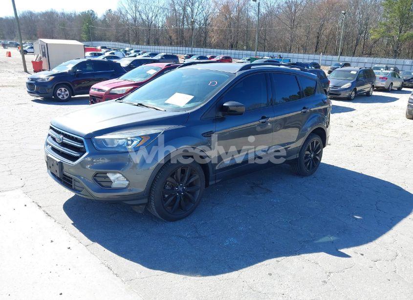 Photo 2 of 2018 Ford Escape SE (VIN 1FMCU9GD0JUA40096)