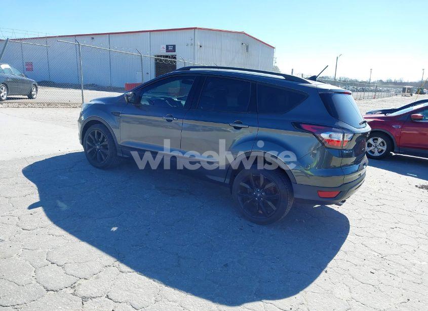 Photo 3 of 2018 Ford Escape SE (VIN 1FMCU9GD0JUA40096)