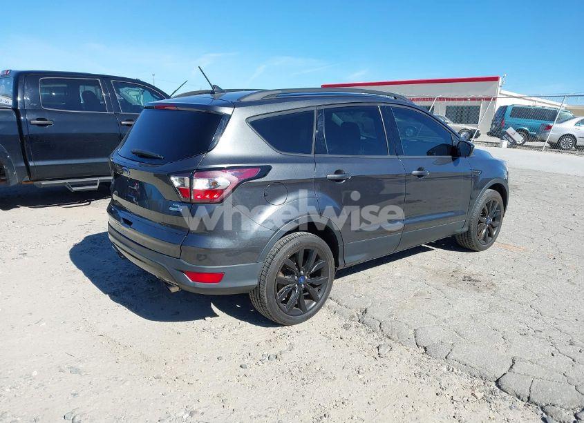 Photo 4 of 2018 Ford Escape SE (VIN 1FMCU9GD0JUA40096)