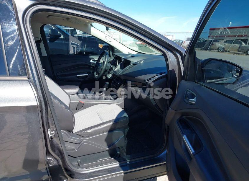 Photo 5 of 2018 Ford Escape SE (VIN 1FMCU9GD0JUA40096)