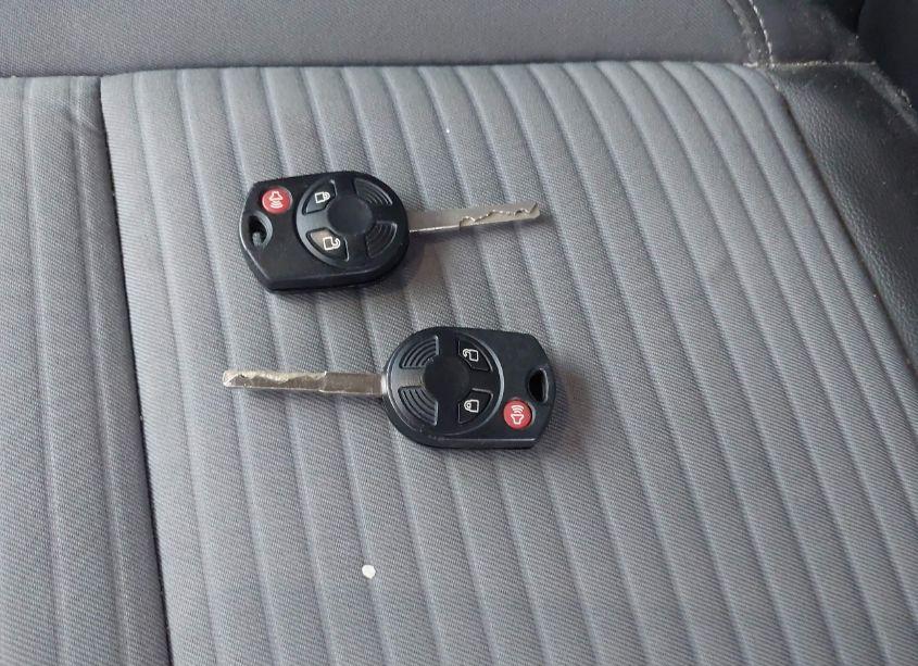 Photo 11 of 2018 Ford Escape SE (VIN 1FMCU9GD0JUA51048)