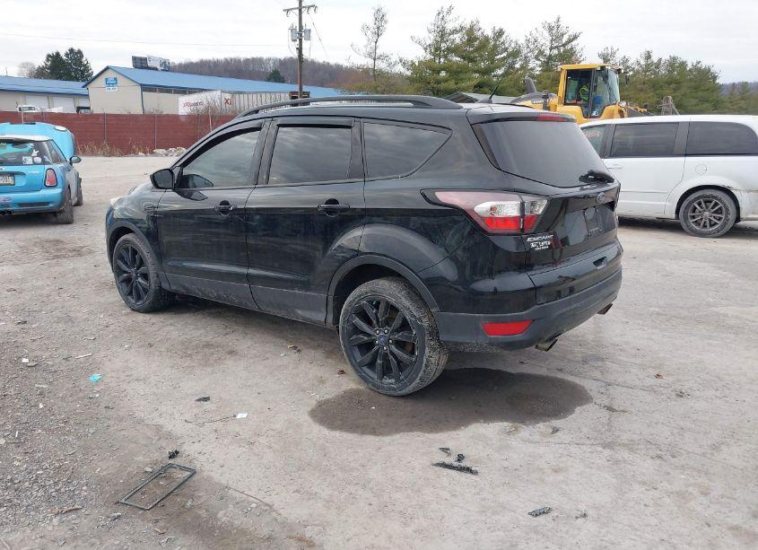 Photo 3 of 2018 Ford Escape SE (VIN 1FMCU9GD0JUA51048)