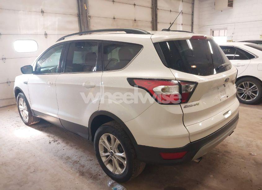 Photo 3 of 2018 Ford Escape SE (VIN 1FMCU9GD0JUA71655)