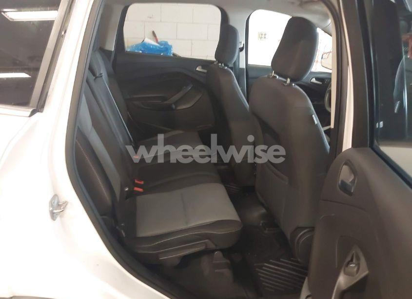 Photo 8 of 2018 Ford Escape SE (VIN 1FMCU9GD0JUA71655)