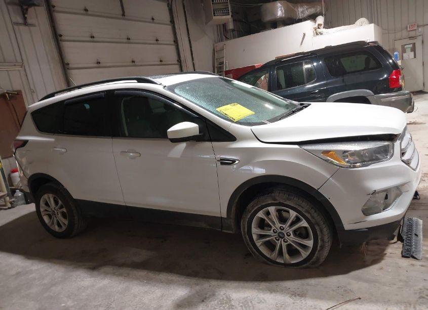 Photo 13 of 2018 Ford Escape SE (VIN 1FMCU9GD0JUA85510)