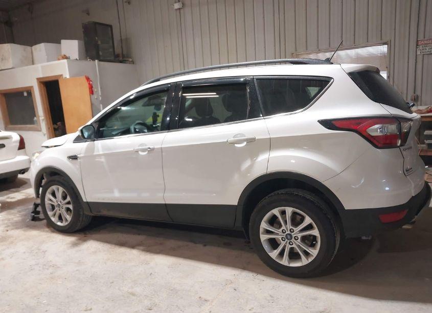 Photo 14 of 2018 Ford Escape SE (VIN 1FMCU9GD0JUA85510)