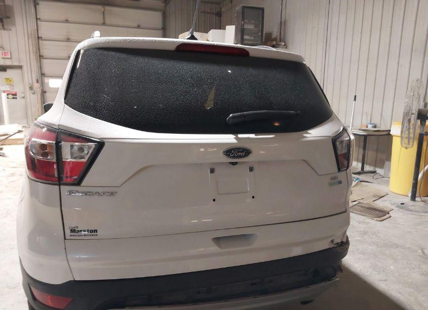 Photo 16 of 2018 Ford Escape SE (VIN 1FMCU9GD0JUA85510)