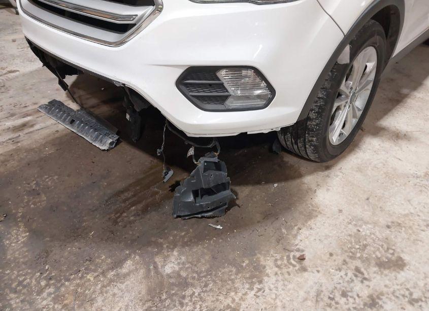 Photo 21 of 2018 Ford Escape SE (VIN 1FMCU9GD0JUA85510)