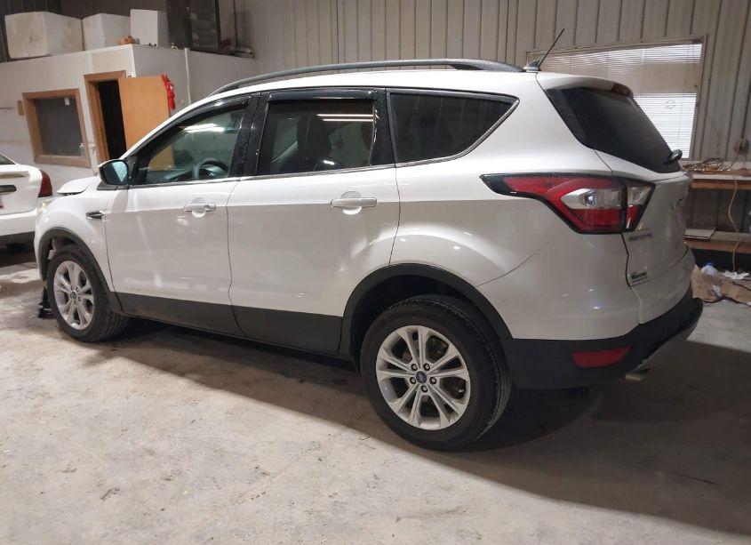 Photo 3 of 2018 Ford Escape SE (VIN 1FMCU9GD0JUA85510)