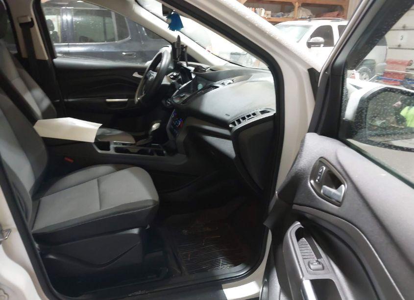 Photo 5 of 2018 Ford Escape SE (VIN 1FMCU9GD0JUA85510)