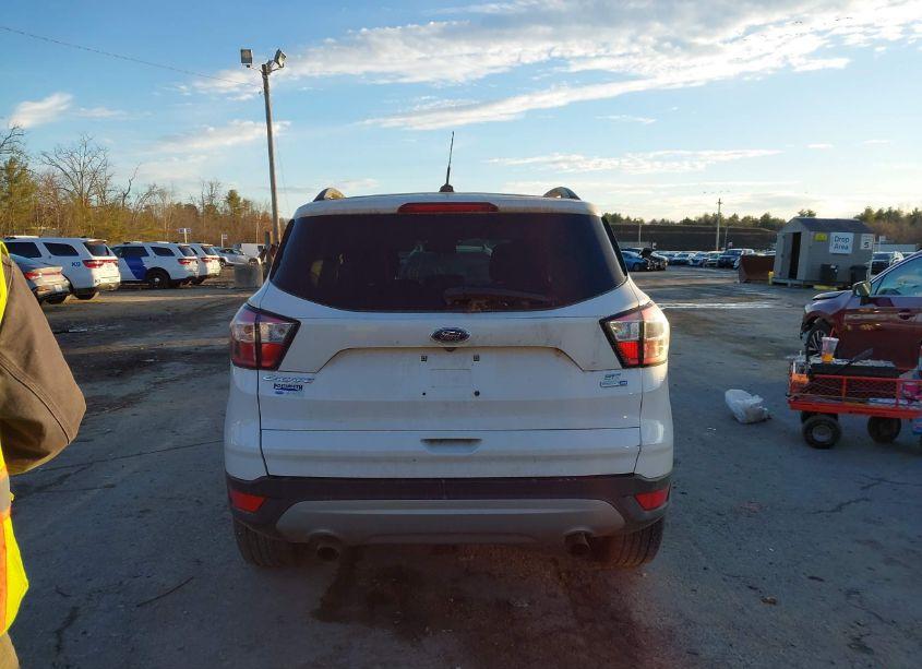 Photo 16 of 2018 Ford Escape SE (VIN 1FMCU9GD0JUB00992)
