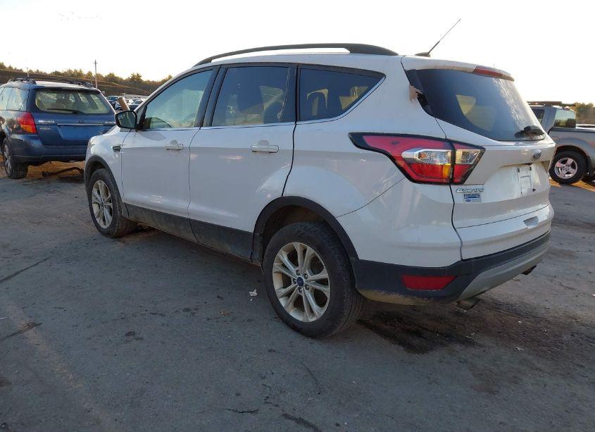 Photo 3 of 2018 Ford Escape SE (VIN 1FMCU9GD0JUB00992)