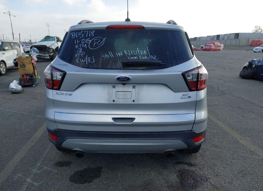 Photo 16 of 2018 Ford Escape SE (VIN 1FMCU9GD0JUB15718)