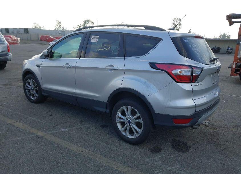 Photo 3 of 2018 Ford Escape SE (VIN 1FMCU9GD0JUB15718)