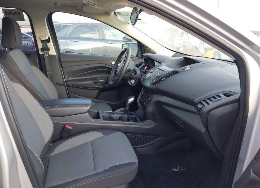 Photo 5 of 2018 Ford Escape SE (VIN 1FMCU9GD0JUB15718)