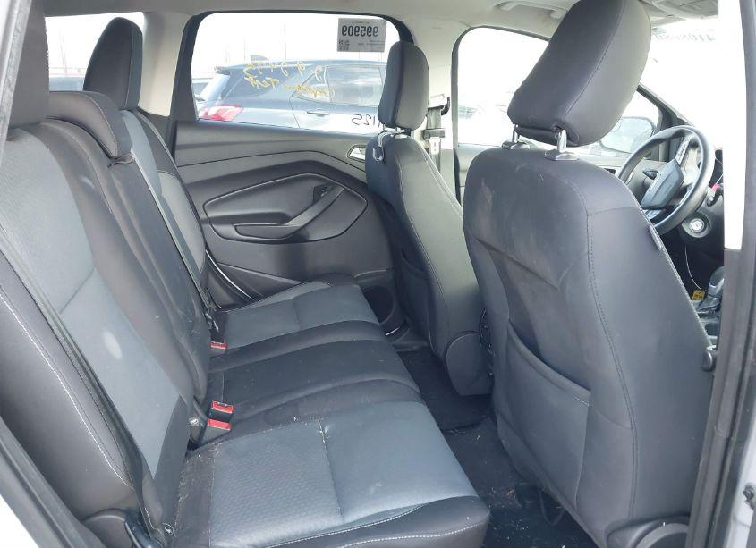 Photo 8 of 2018 Ford Escape SE (VIN 1FMCU9GD0JUB15718)