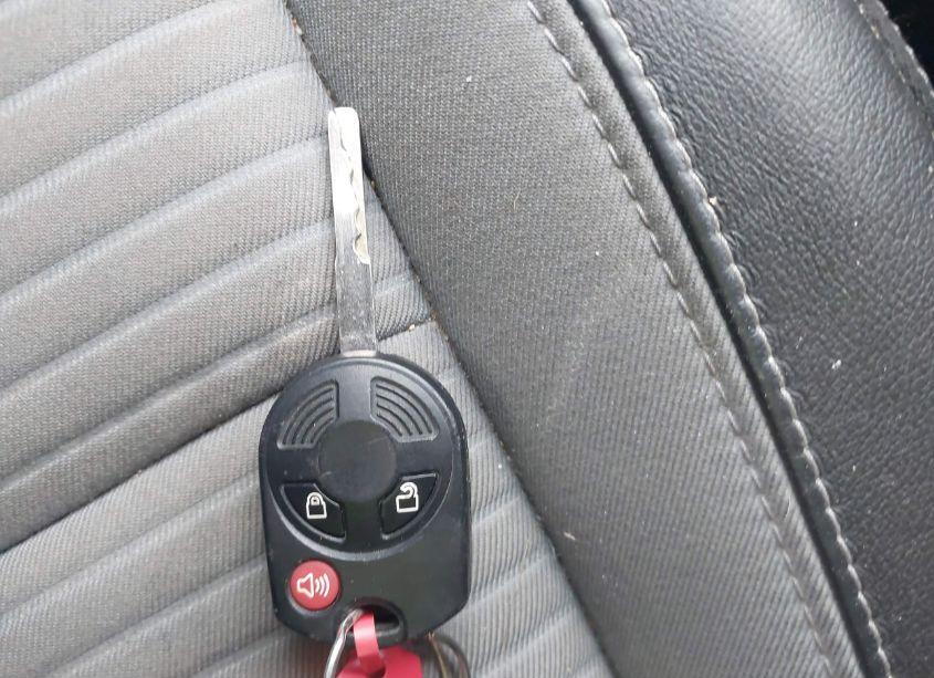 Photo 11 of 2018 Ford Escape SE (VIN 1FMCU9GD0JUB30381)