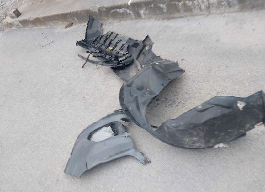 Photo 12 of 2018 Ford Escape SE (VIN 1FMCU9GD0JUB30381)