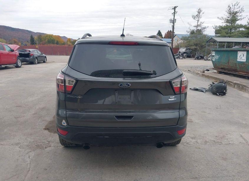 Photo 17 of 2018 Ford Escape SE (VIN 1FMCU9GD0JUB30381)