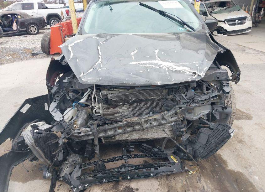 Photo 6 of 2018 Ford Escape SE (VIN 1FMCU9GD0JUB30381)