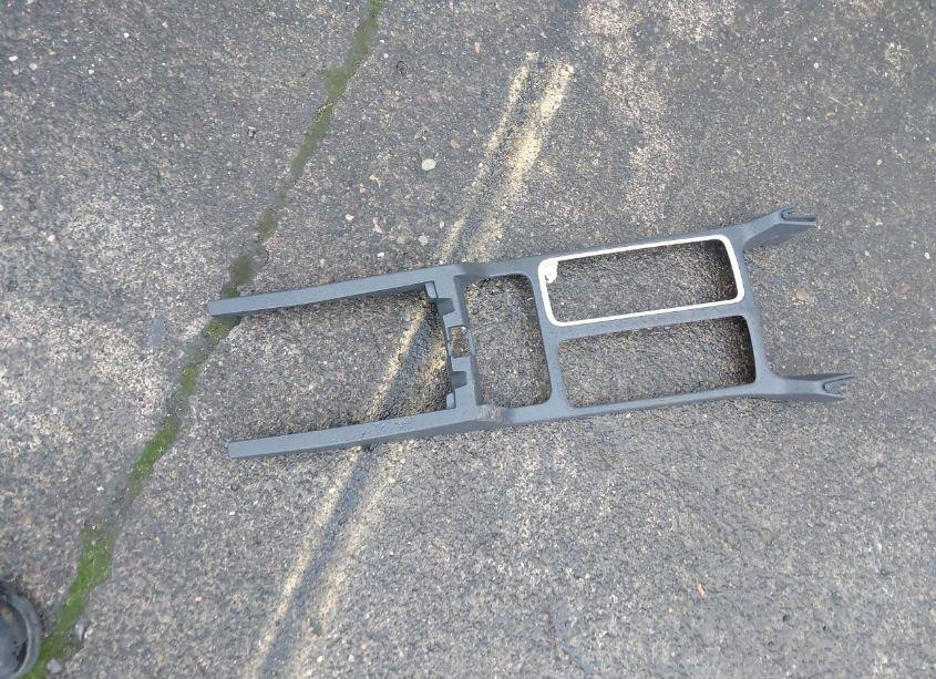 Photo 12 of 2018 Ford Escape SE (VIN 1FMCU9GD0JUB44247)