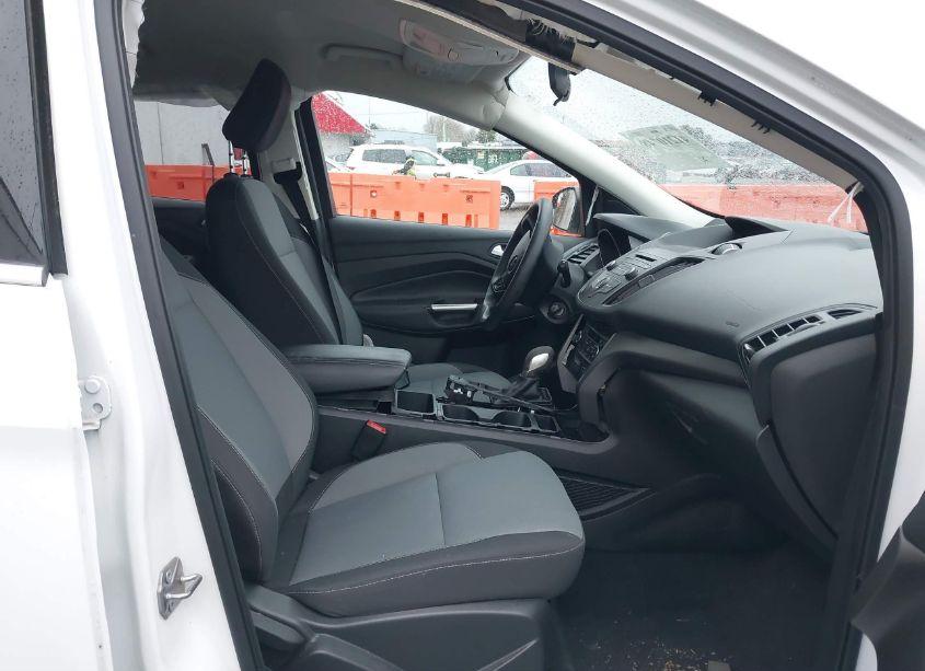 Photo 5 of 2018 Ford Escape SE (VIN 1FMCU9GD0JUB44247)
