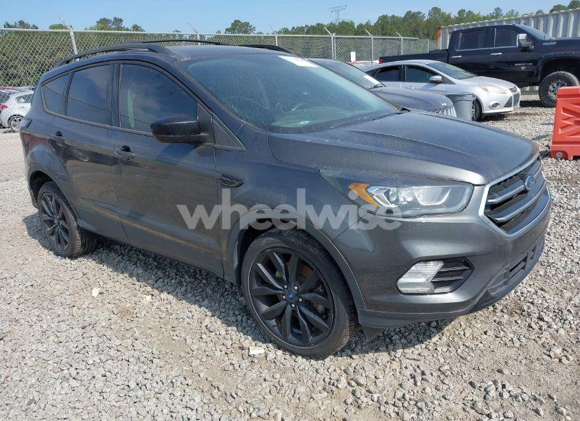 2018 Ford Escape SE (VIN 1FMCU9GD0JUB79810) main photo