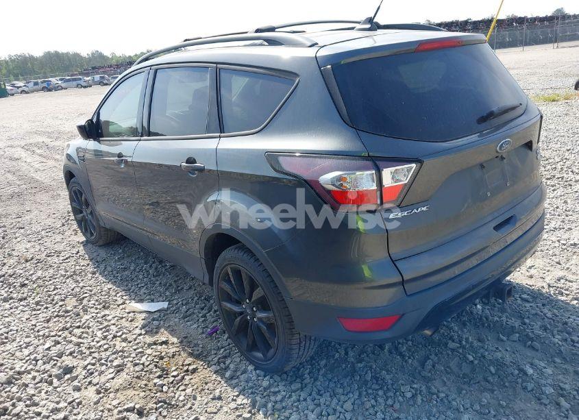 Photo 3 of 2018 Ford Escape SE (VIN 1FMCU9GD0JUB79810)