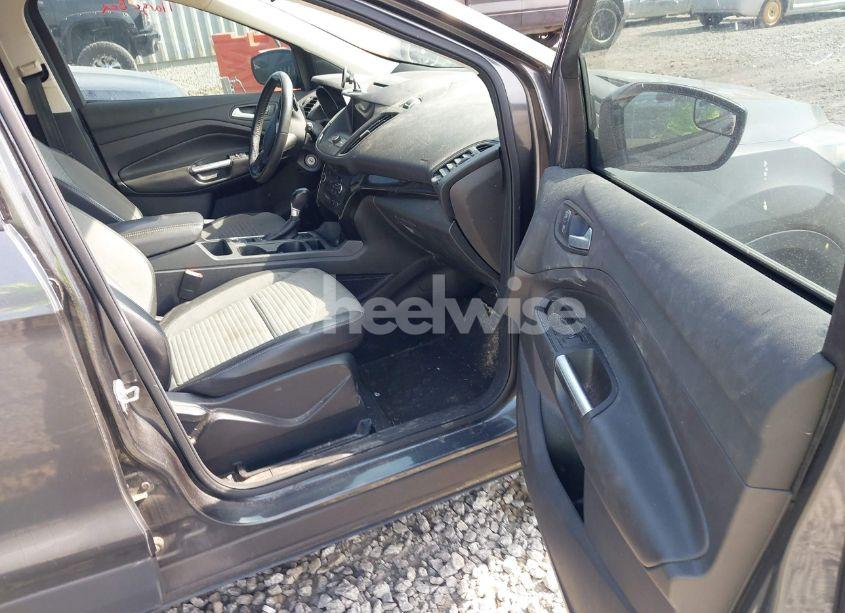 Photo 5 of 2018 Ford Escape SE (VIN 1FMCU9GD0JUB79810)