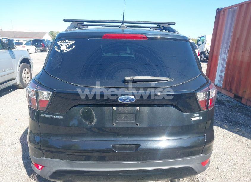 Photo 16 of 2018 Ford Escape SE (VIN 1FMCU9GD0JUB92072)