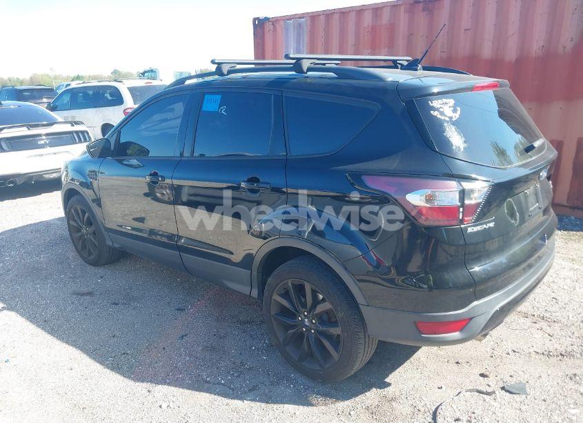 Photo 3 of 2018 Ford Escape SE (VIN 1FMCU9GD0JUB92072)