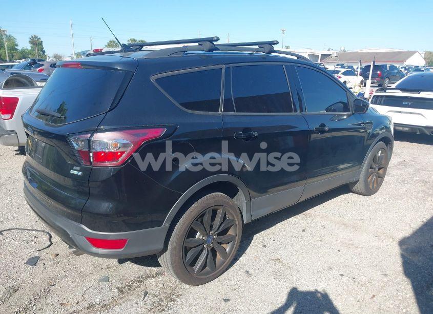Photo 4 of 2018 Ford Escape SE (VIN 1FMCU9GD0JUB92072)
