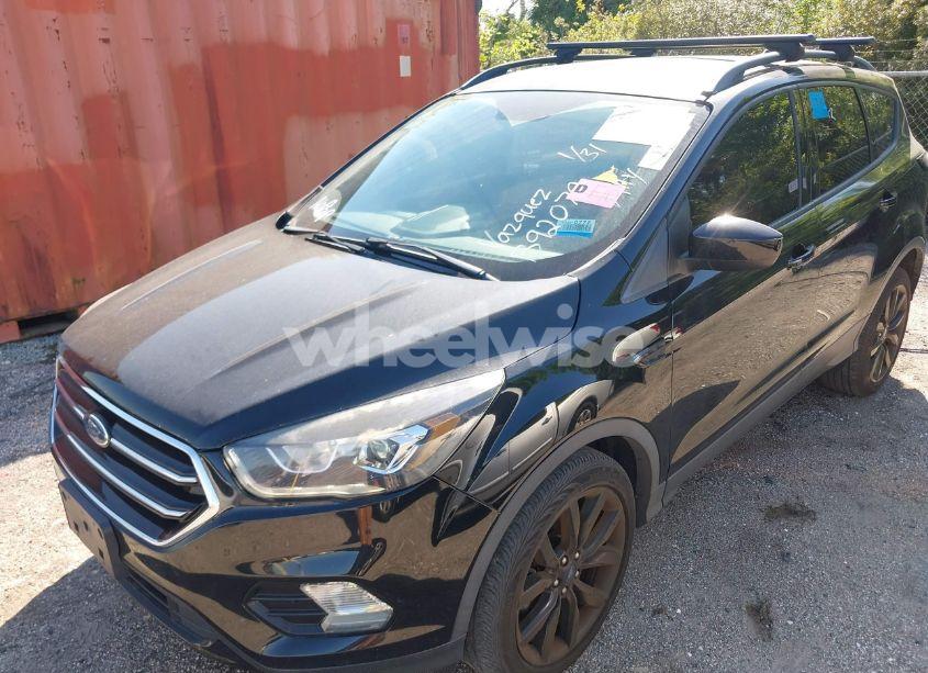 Photo 6 of 2018 Ford Escape SE (VIN 1FMCU9GD0JUB92072)